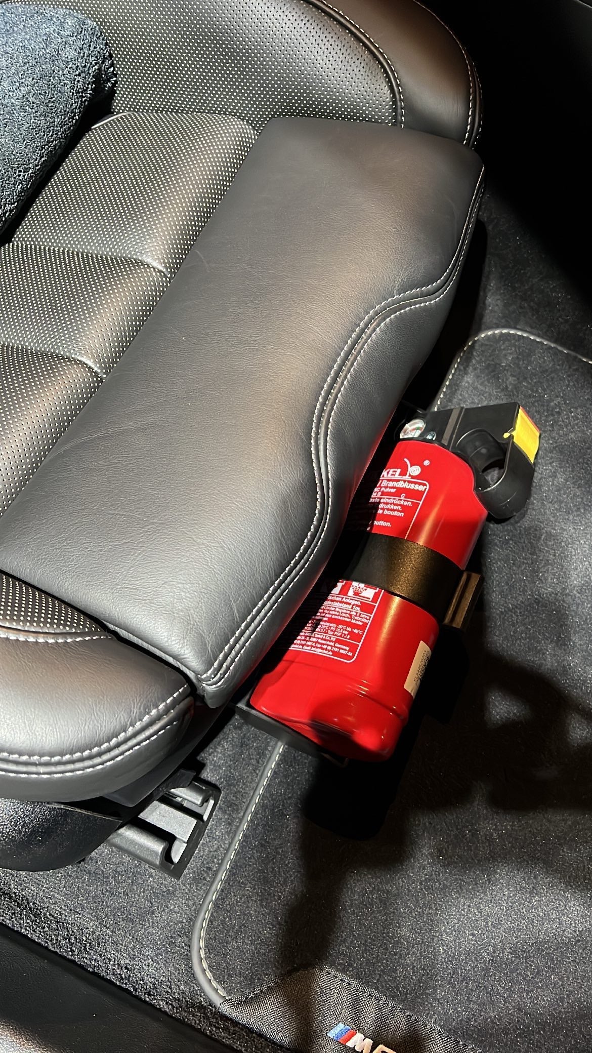 OEMExtinguishers Fire Extinguisher Kit - F90 M5 | F15 X5 | F85 X5M