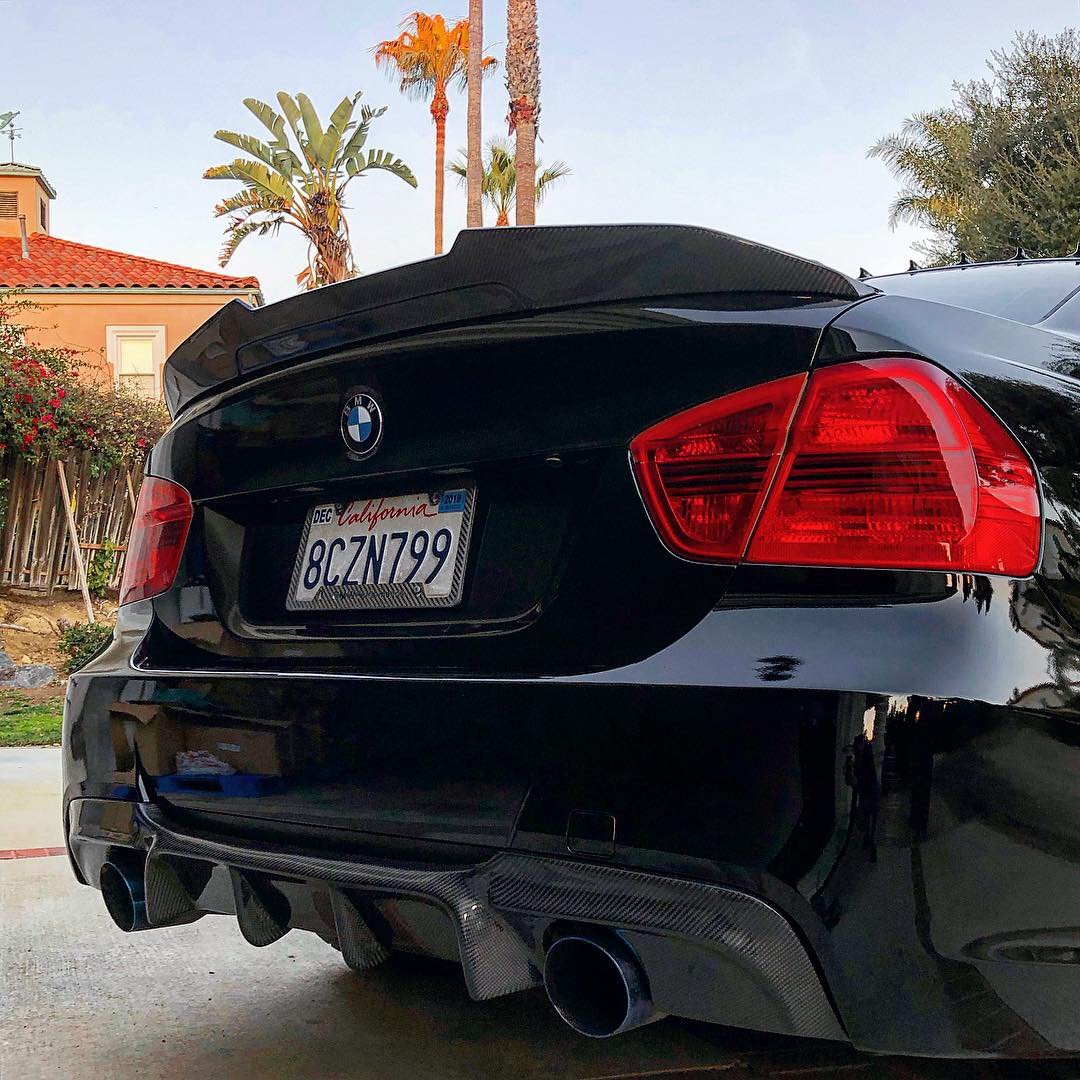 P STYLE (HIGH-KICK) CARBON FIBER TRUNK LIP - E90 3-SERIES
